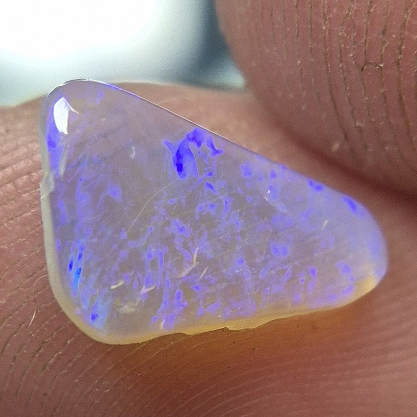 1.05ct Freeform Coober Pedy Crystal Opal (11.8x8.3mm) – Bright Blue Fire