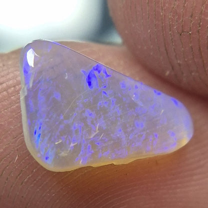 1.05ct Freeform Coober Pedy Crystal Opal (11.8x8.3mm) – Bright Blue Fire