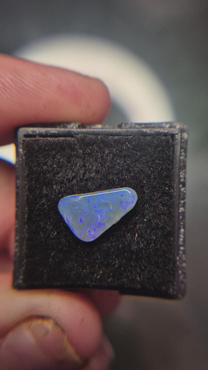 1.05ct Freeform Coober Pedy Crystal Opal (11.8x8.3mm) – Bright Blue Fire